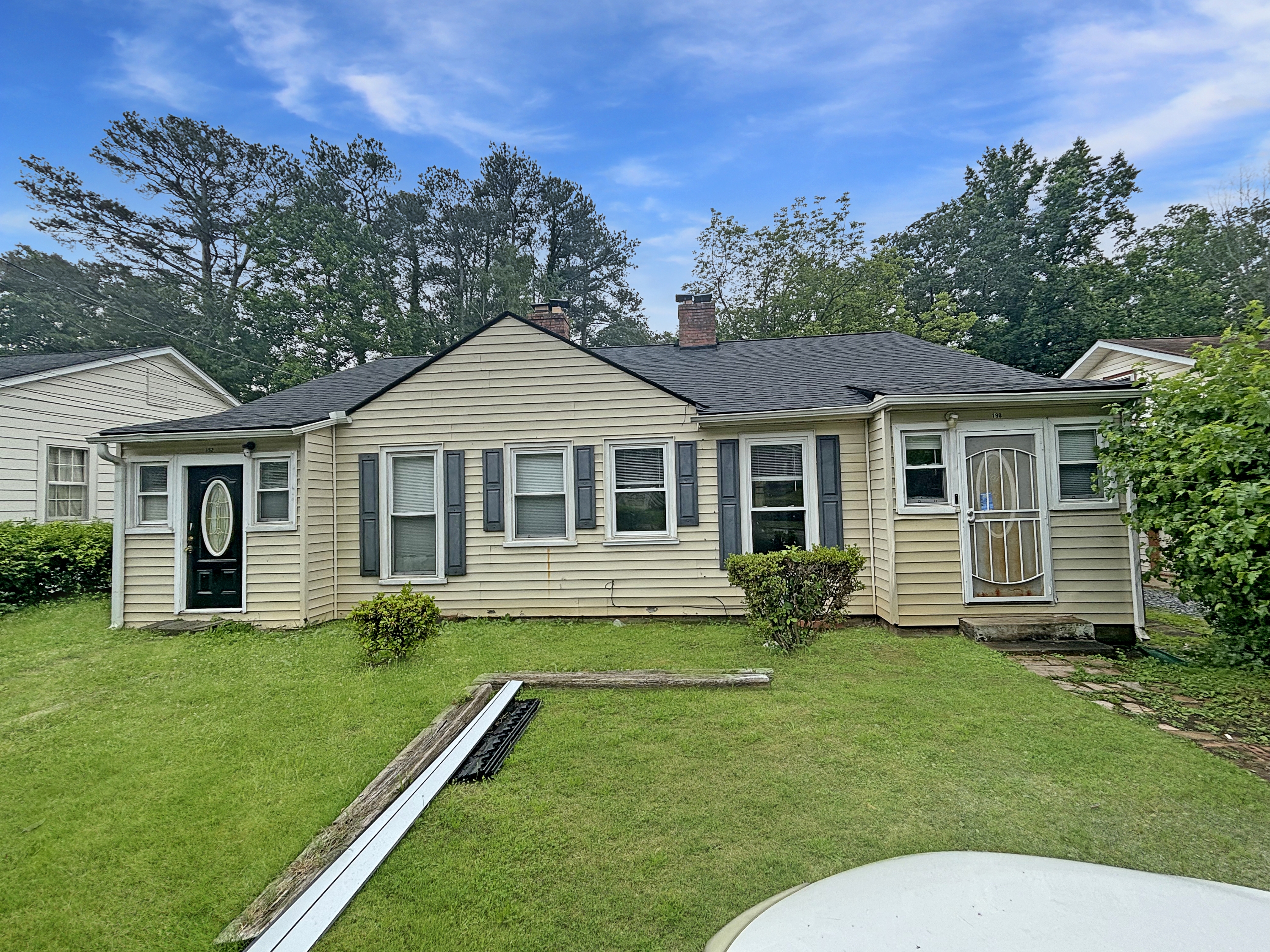 190 W Dixie Ave SE, Marietta, GA 30008