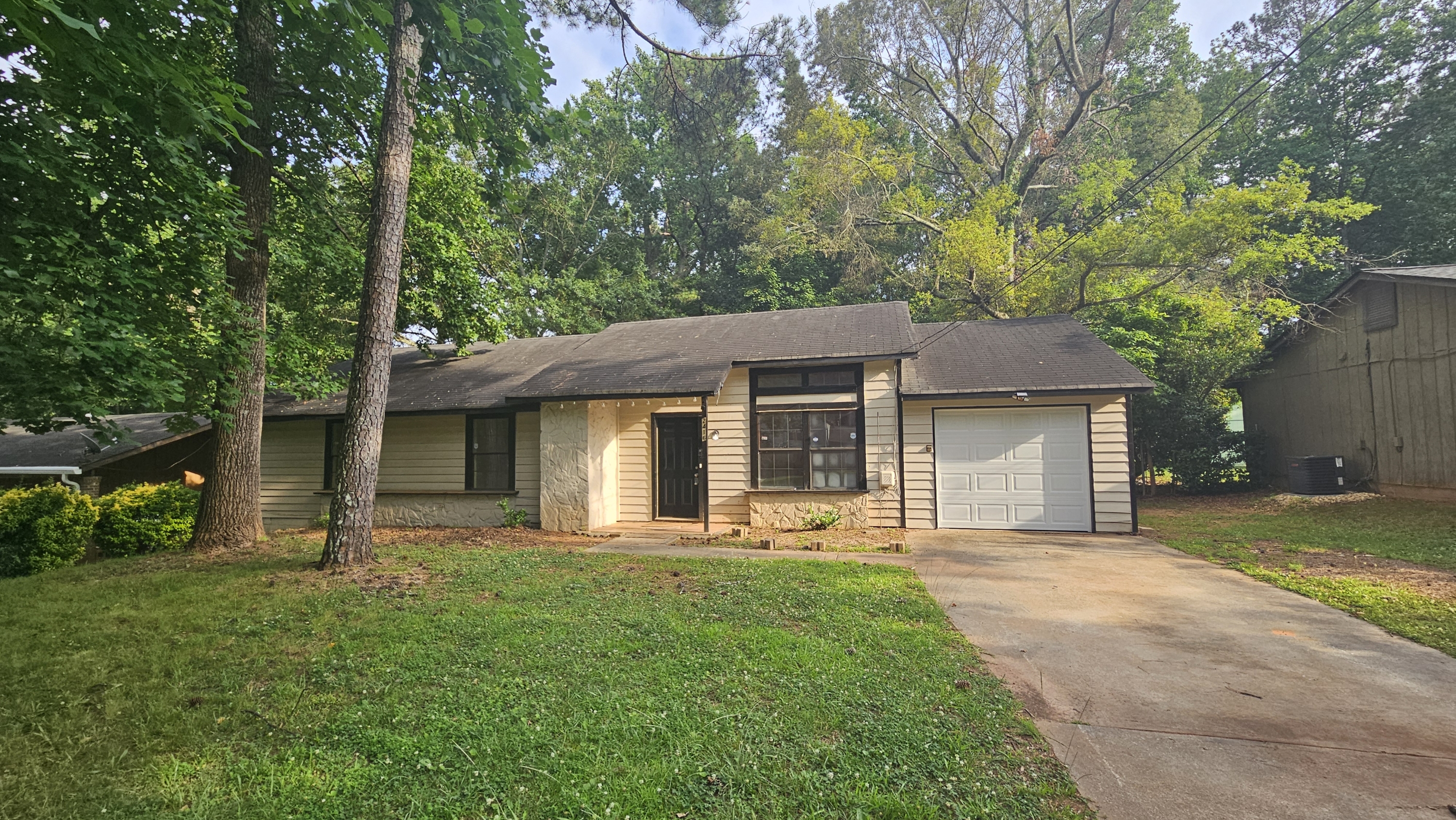 2416 Newgate Dr