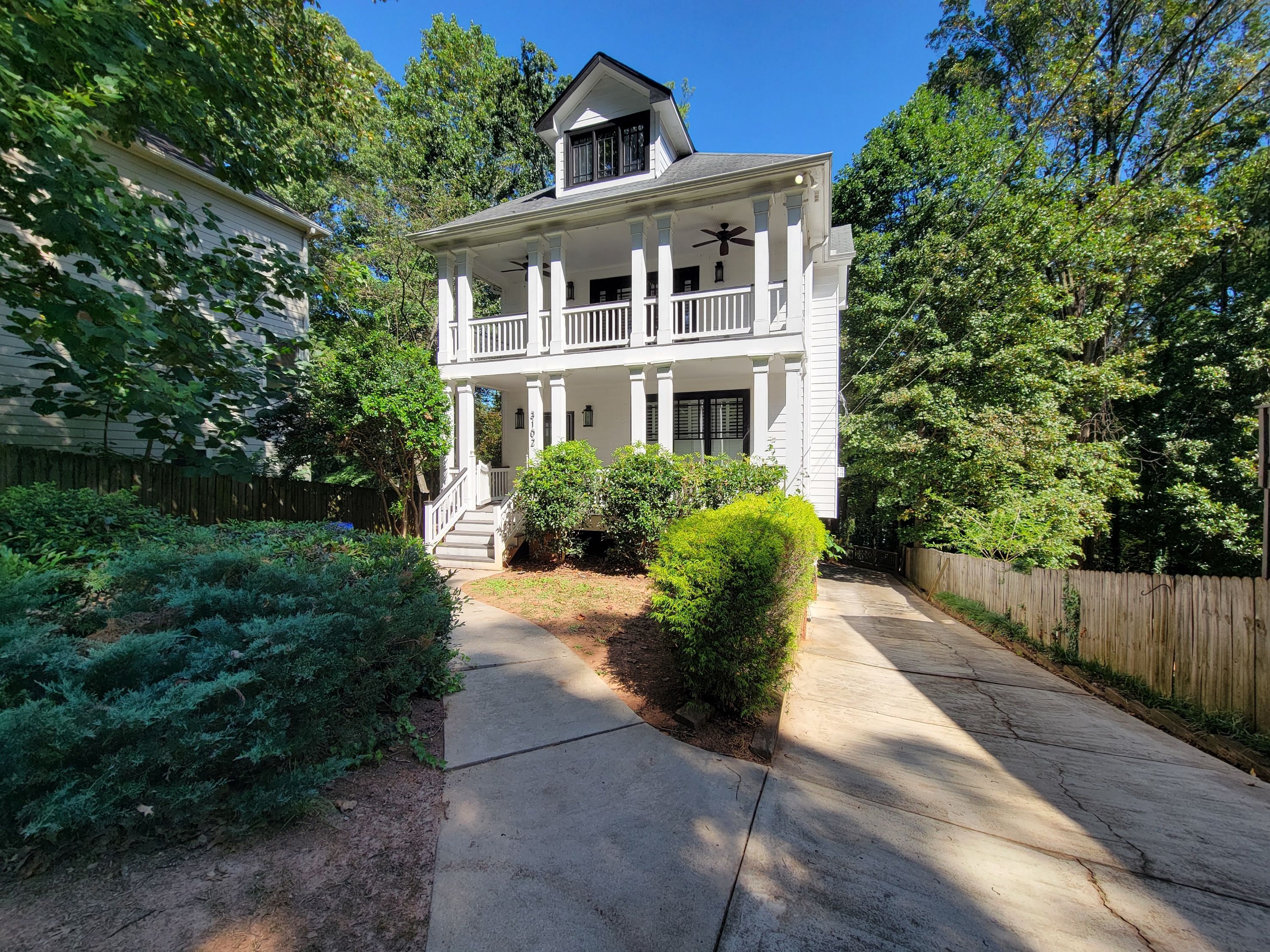 3102 Alston Dr